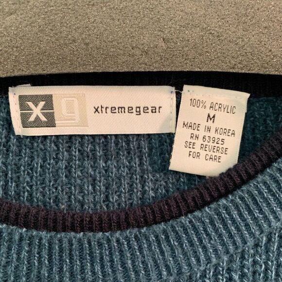 Ugly Christmas Sweater Men's size Medium Kitty Cat Googly Eyes Snowflakes Unique - Picture 4 of 6